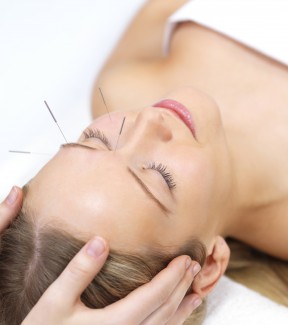 Professional massages and acupuncture may be more expensive and unique self-harm alternatives. Learn about self-harm and massage and acupuncture.